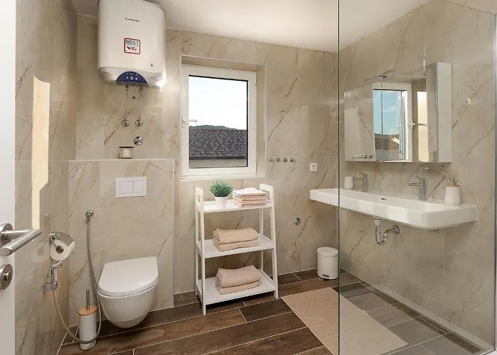 Ferienhaus Gorgeous In With Kitchen *
