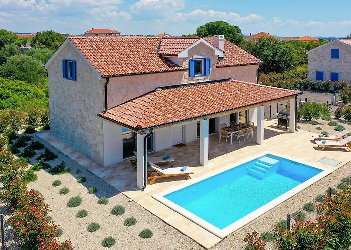 Ferienhaus Gorgeous In With Kitchen *