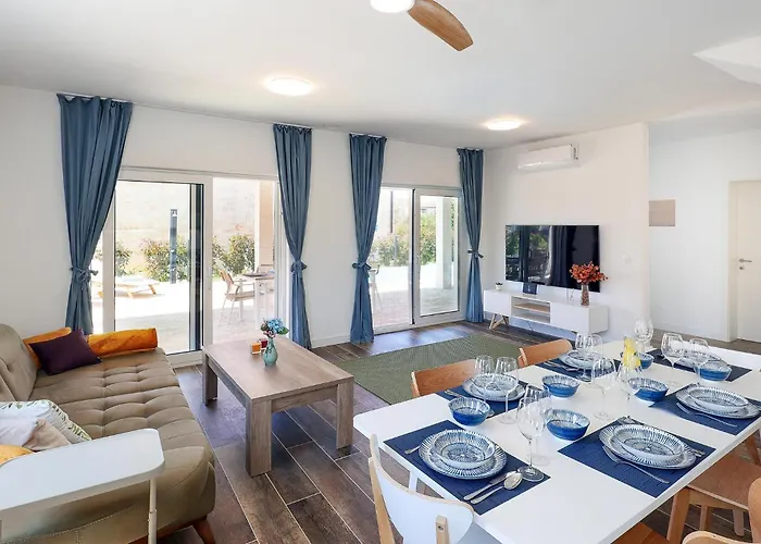 Gorgeous In With Kitchen