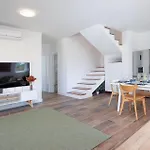 度假居 Awesome Home In Pasman *