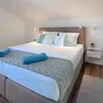Gorgeous In With Kitchen بيت للعطل Pašman