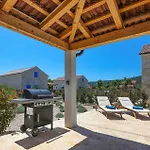 Awesome Home In Pasman * Pašman