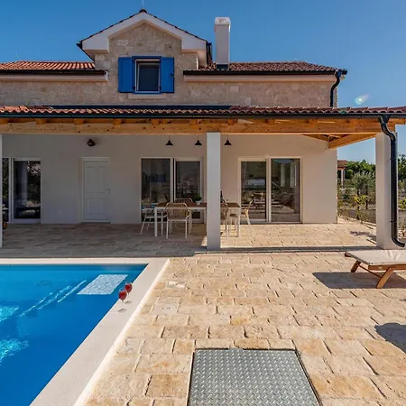 Gorgeous In With Kitchen Vakantiehuis